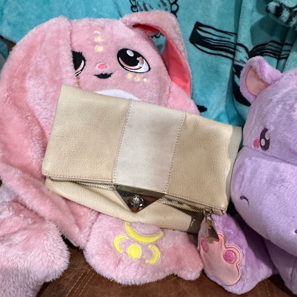 Steve Madden Cream Clutch